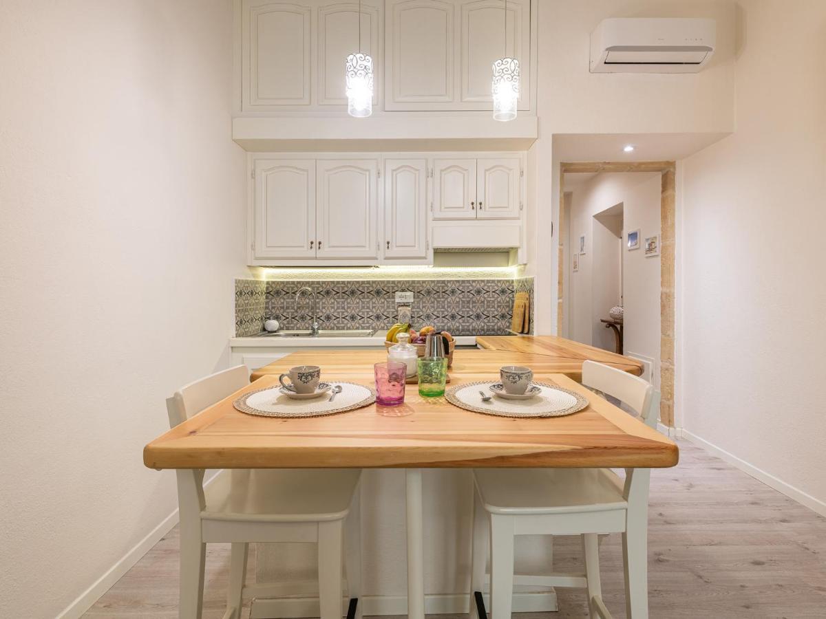 Marco'S Stylish Home In The Heart Of Κάλιαρι Εξωτερικό φωτογραφία